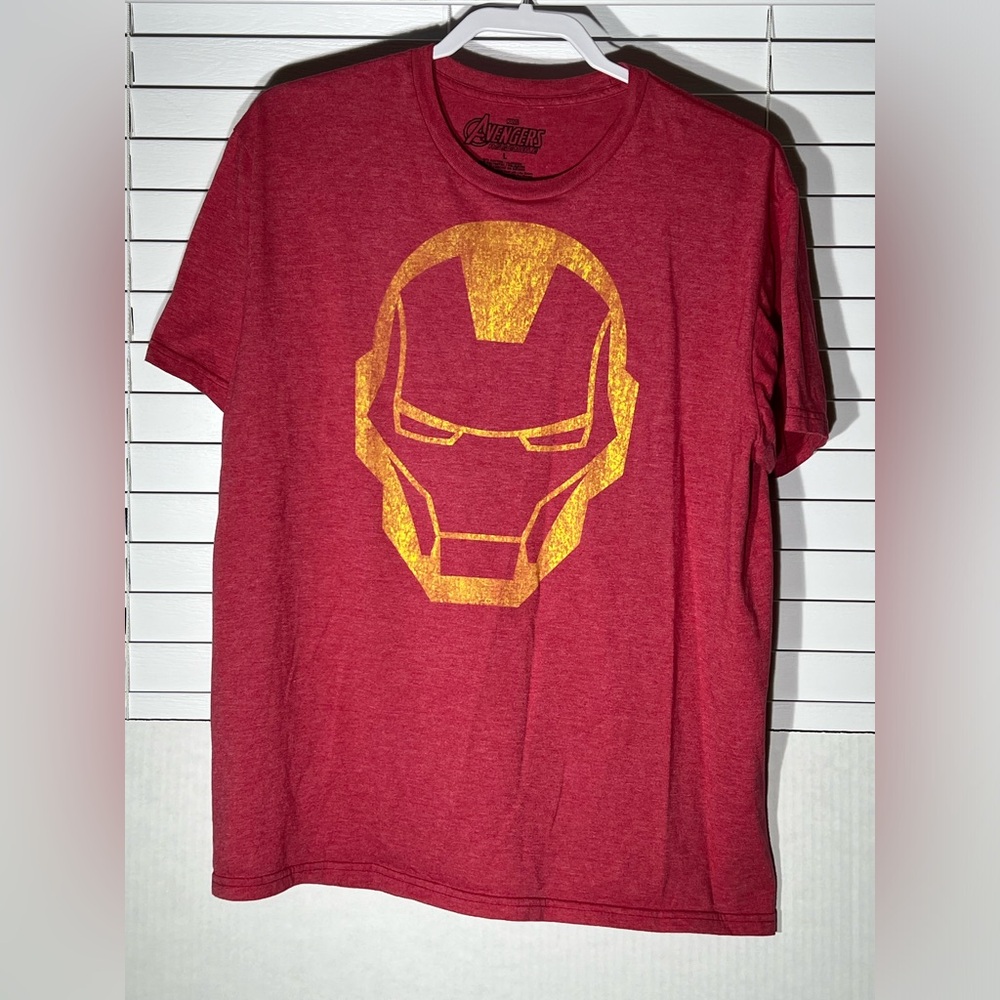 Awesome Marvel Avengers Assemble T-Shirt Men's Size Large Red